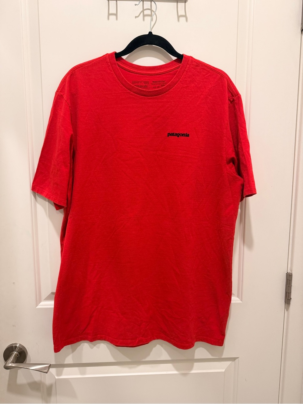 Patagonia P-6 Logo
Responsibili-Tee Size L Red
Short Sleeve T-Shirt